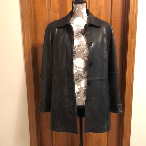 Black 100% soft leather coat with quilted zip-out lining, hits at upper thigh - Picture 3 of 16